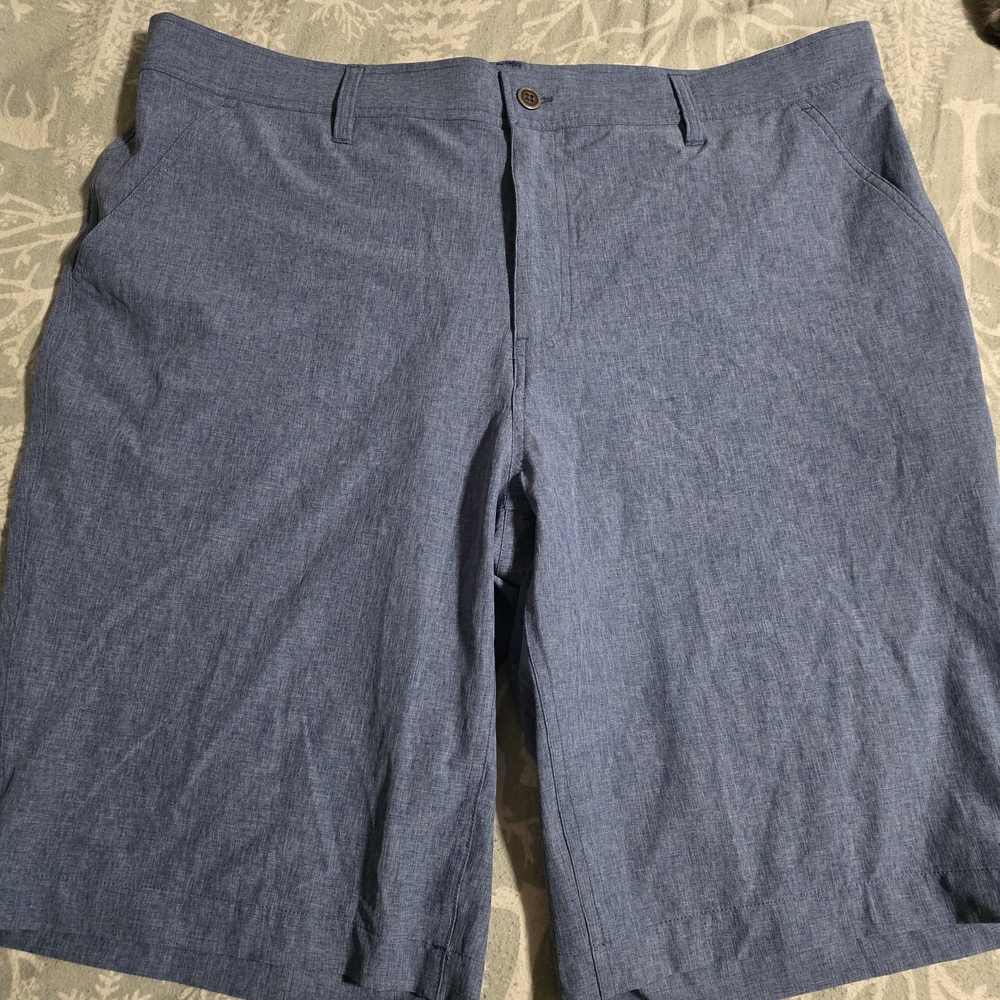 Men's Flat-Front Shorts in Light Blue